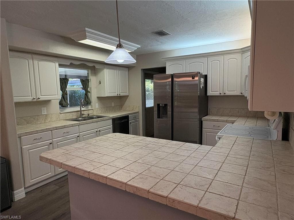 203 Esther ST, NAPLES FL 34104-8