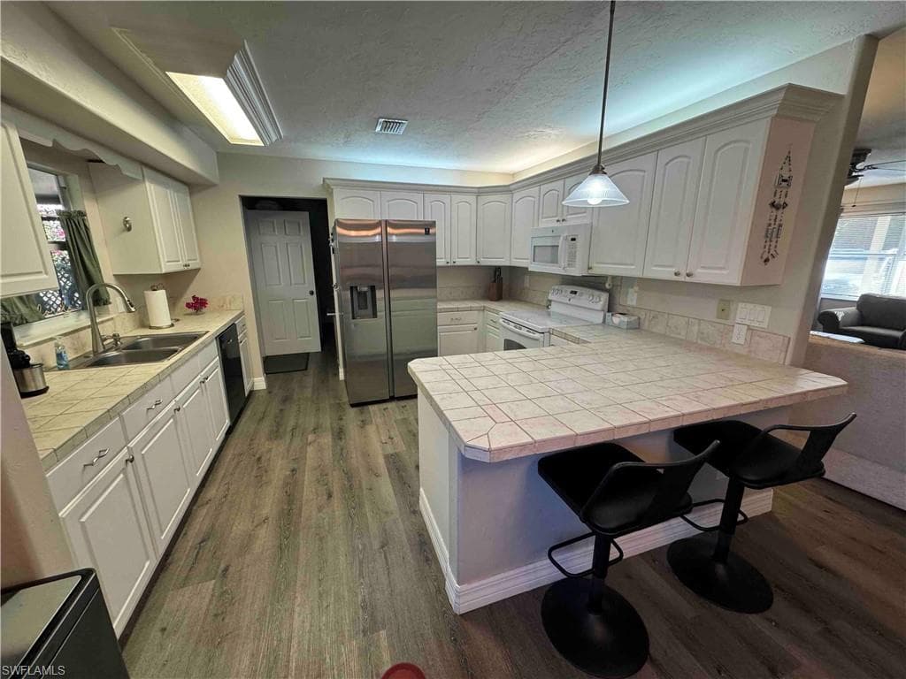 203 Esther ST, NAPLES FL 34104-10