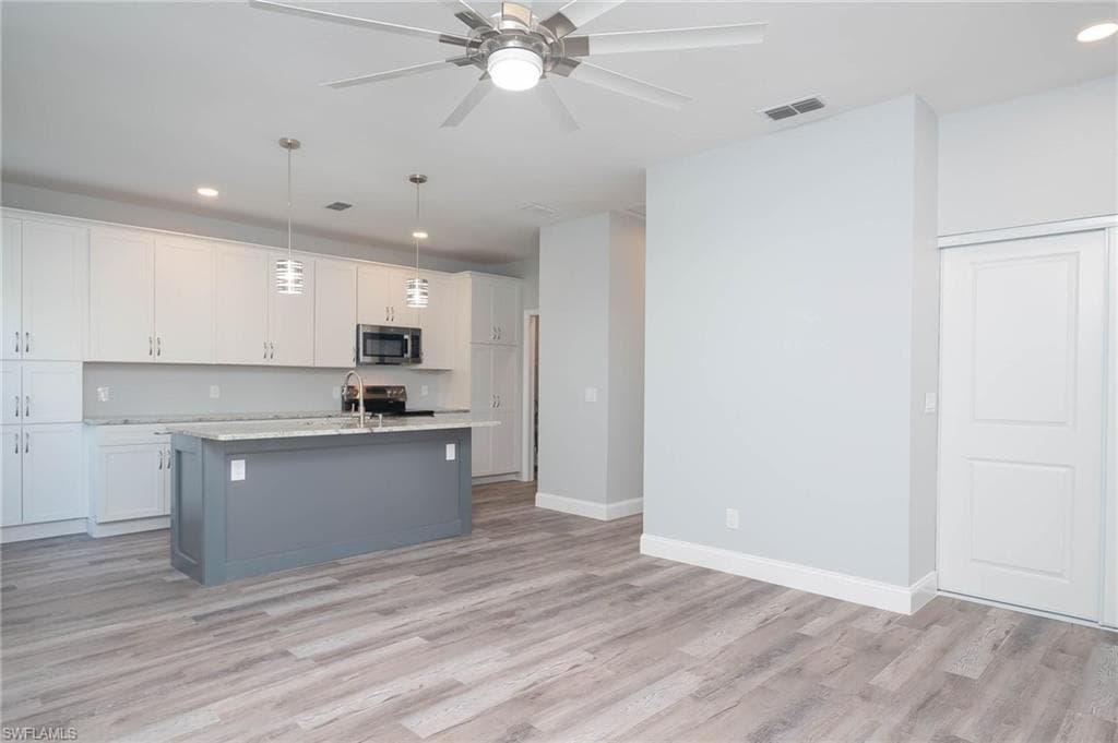 6119 Lake Front DR, FORT MYERS FL 33908-5