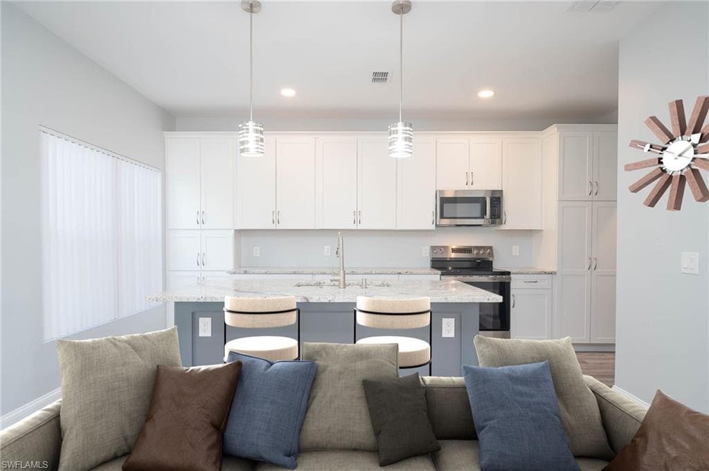 6119 Lake Front DR, FORT MYERS FL 33908-2