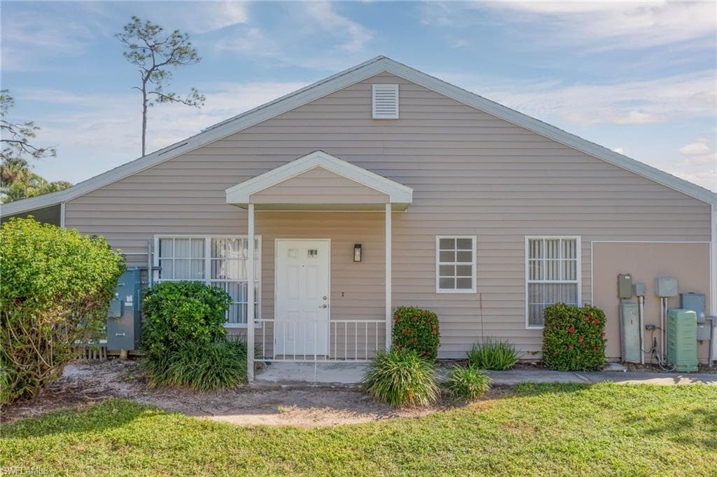 6119 Lake Front DR, FORT MYERS FL 33908-25