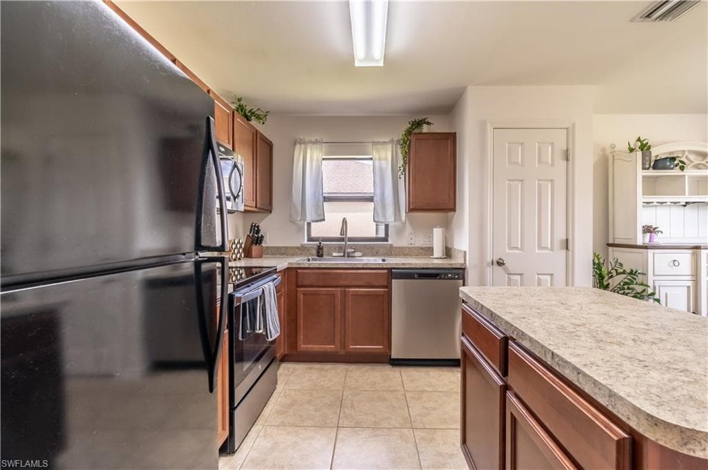 727 Morningview CT, LEHIGH ACRES FL 33974-8