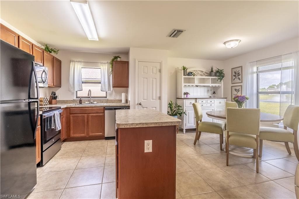 727 Morningview CT, LEHIGH ACRES FL 33974-7