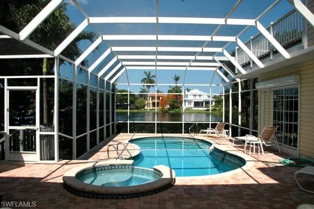 590 Lake DR-1
