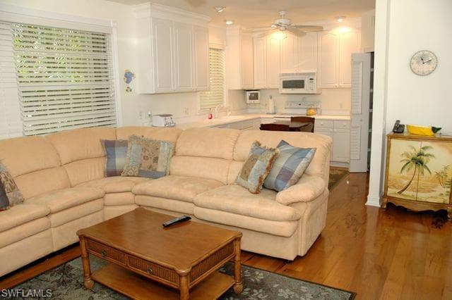 590 Lake DR-9