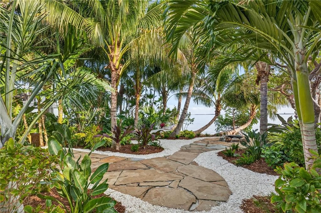 1552 San Carlos Bay DR, SANIBEL FL 33957-44