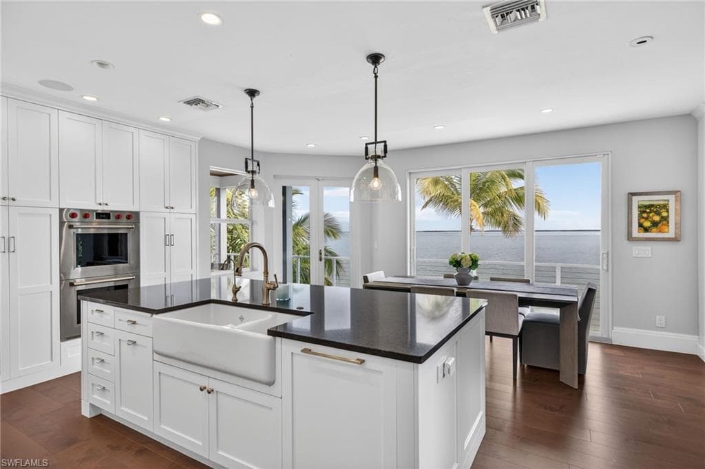1552 San Carlos Bay DR, SANIBEL FL 33957-11