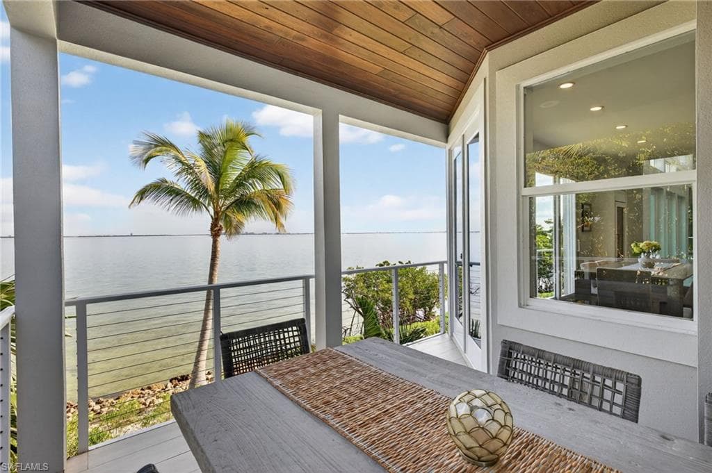 1552 San Carlos Bay DR, SANIBEL FL 33957-15