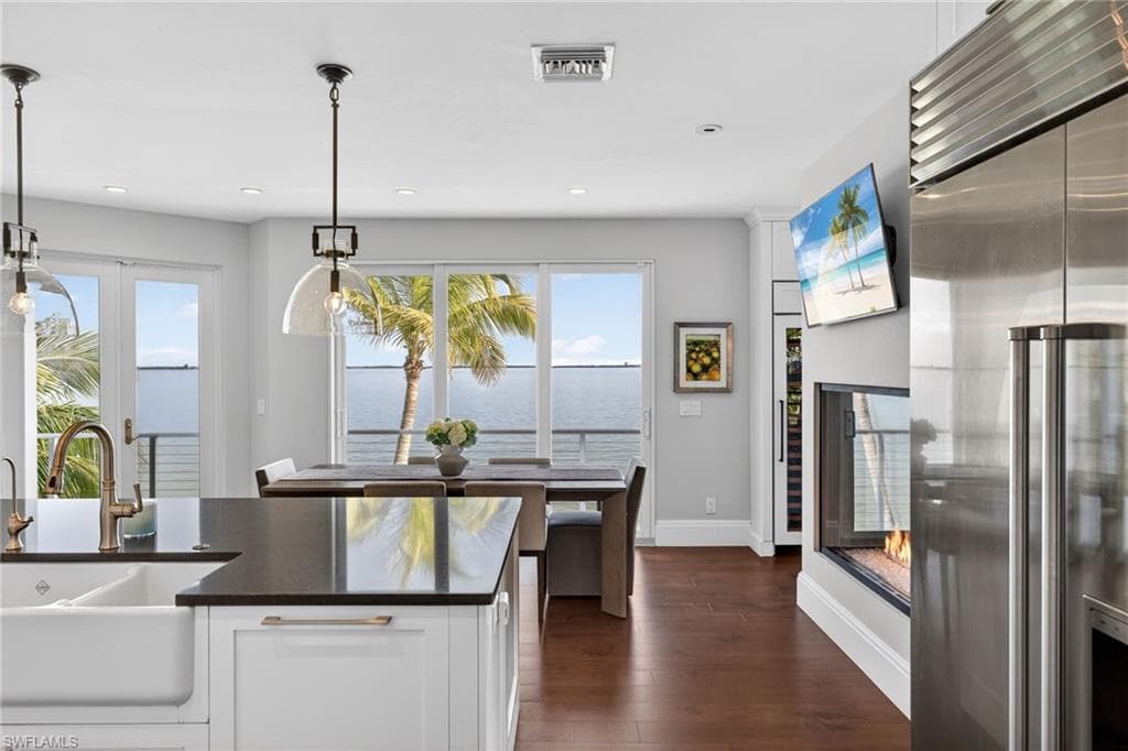 1552 San Carlos Bay DR, SANIBEL FL 33957-10