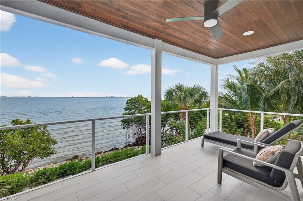 1552 San Carlos Bay DR, SANIBEL FL 33957-7