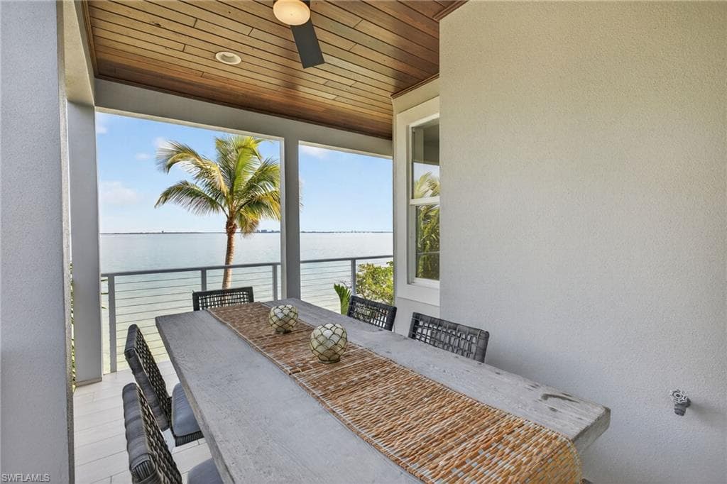 1552 San Carlos Bay DR, SANIBEL FL 33957-16