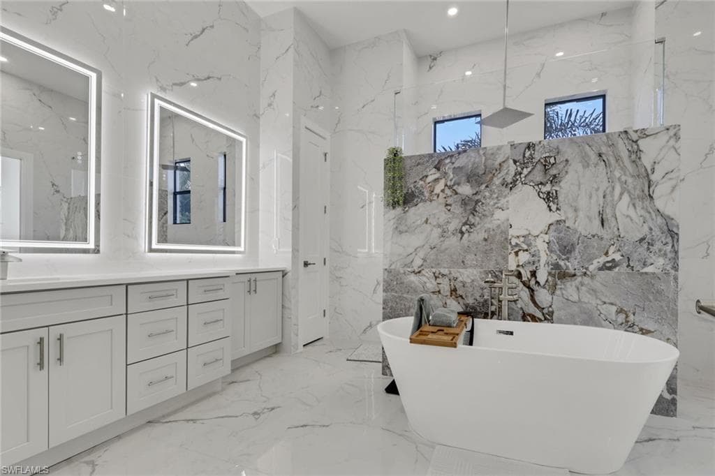 4111 Williams RD, ESTERO FL 33928-22