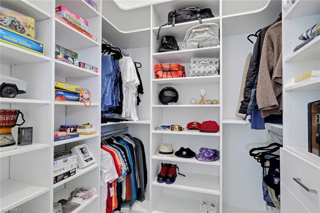 4111 Williams RD, ESTERO FL 33928-25