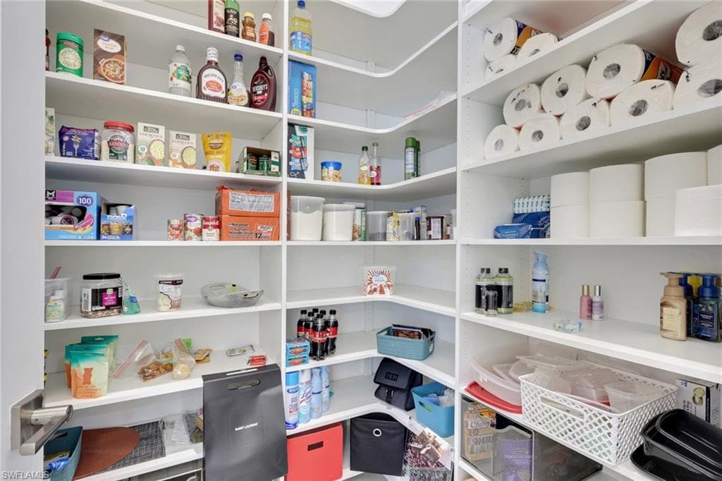 4111 Williams RD, ESTERO FL 33928-29