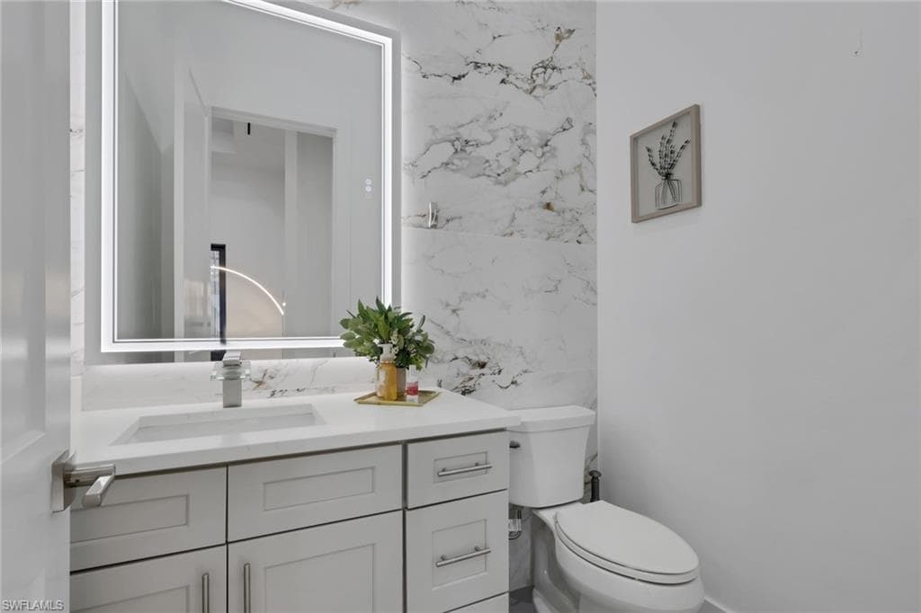 4111 Williams RD, ESTERO FL 33928-13