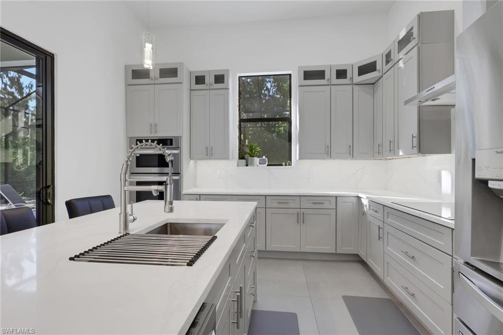 4111 Williams RD, ESTERO FL 33928-10