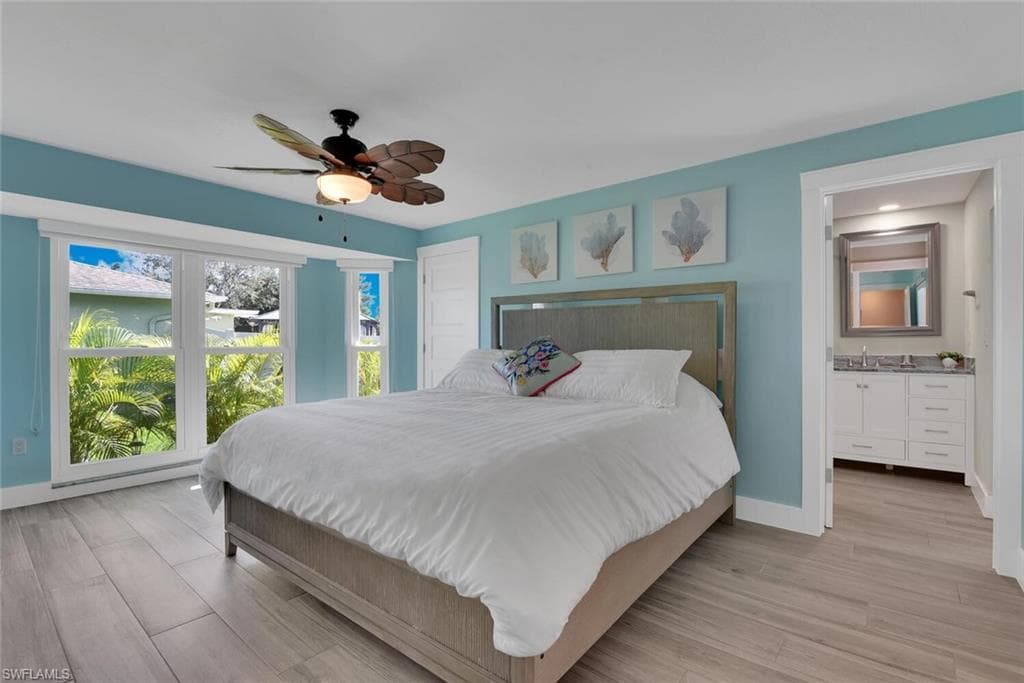 2328 Clipper WAY, NAPLES FL 34104-26