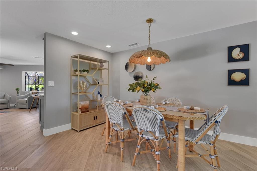 2328 Clipper WAY, NAPLES FL 34104-12