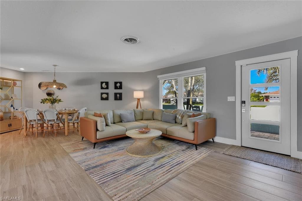 2328 Clipper WAY, NAPLES FL 34104-11