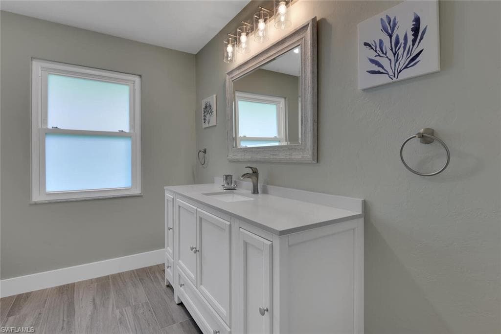 2328 Clipper WAY, NAPLES FL 34104-31