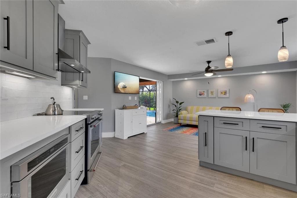 2328 Clipper WAY, NAPLES FL 34104-19