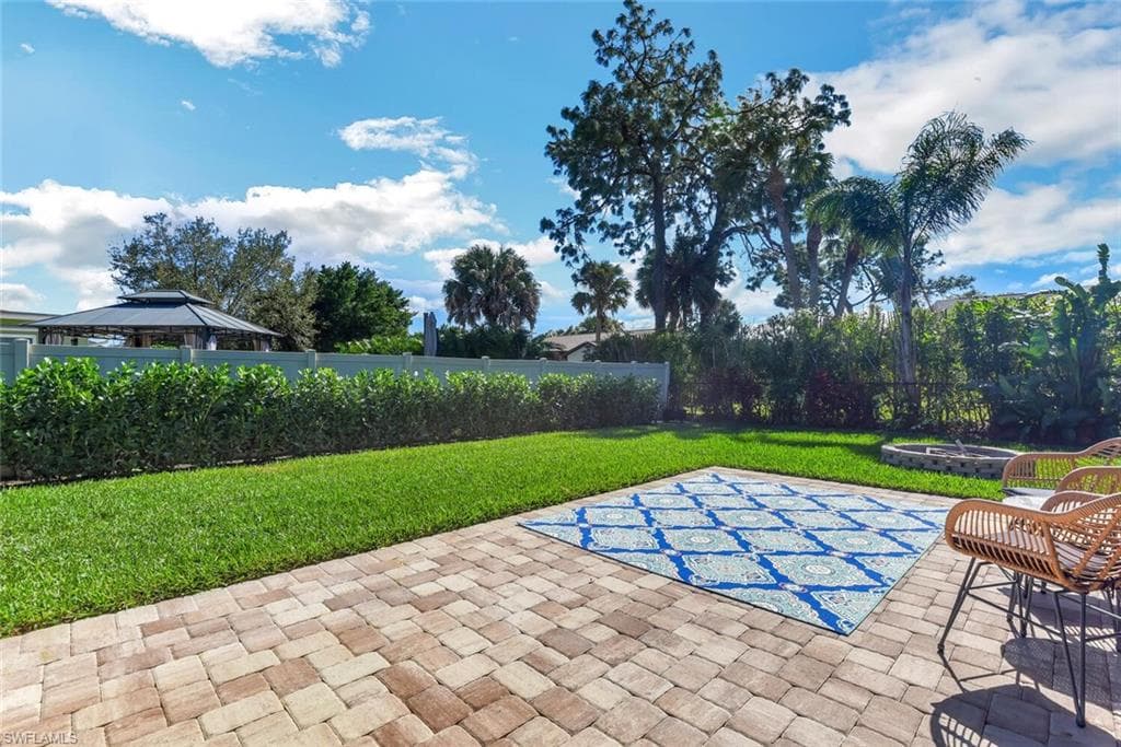 2328 Clipper WAY, NAPLES FL 34104-9