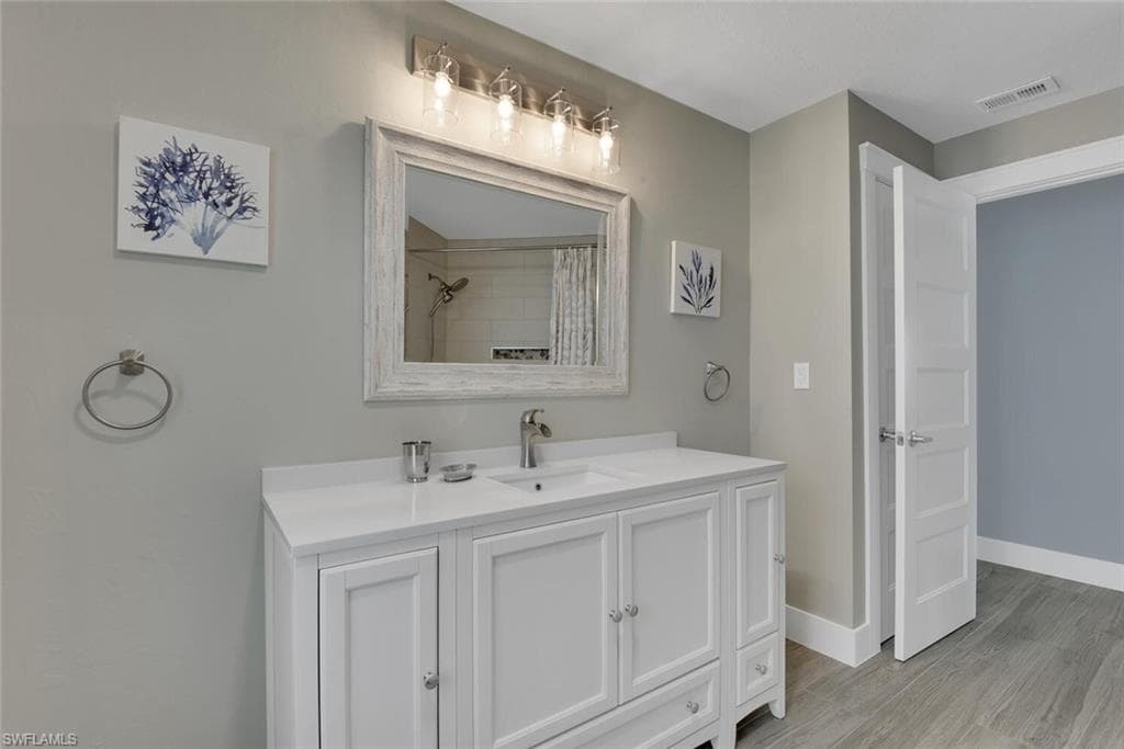 2328 Clipper WAY, NAPLES FL 34104-32