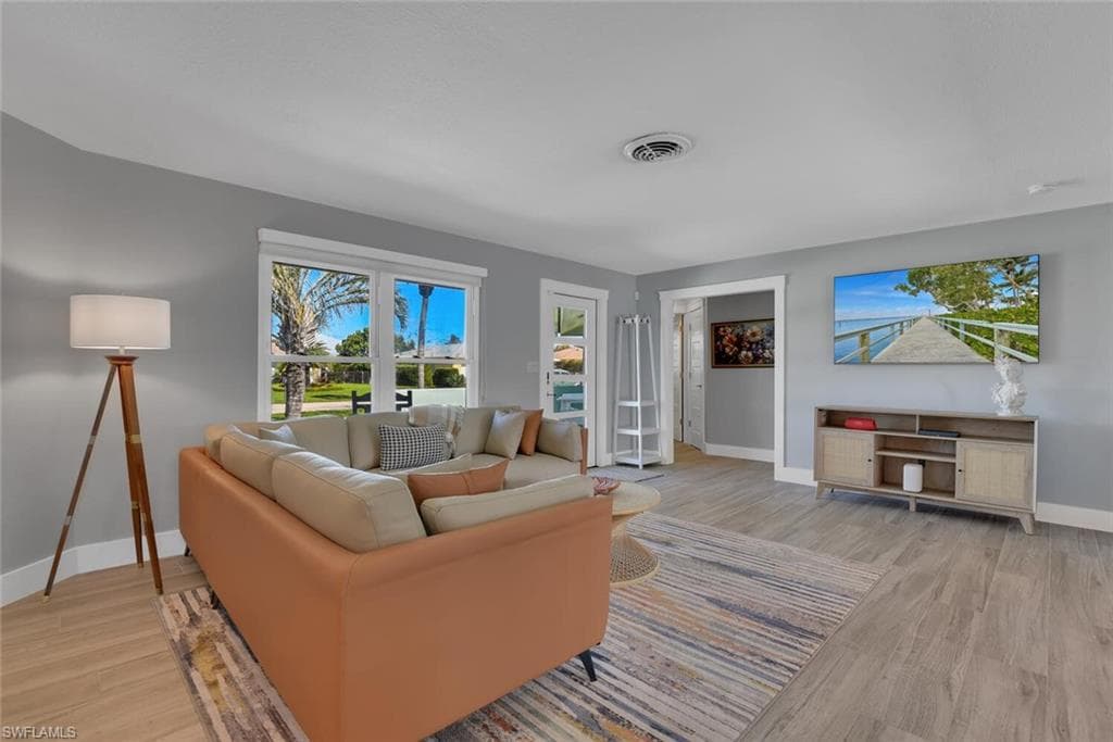 2328 Clipper WAY, NAPLES FL 34104-13