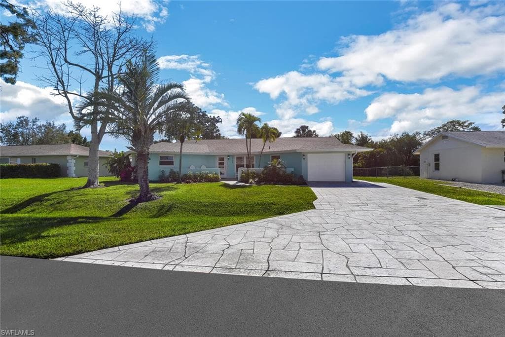 2328 Clipper WAY, NAPLES FL 34104-38