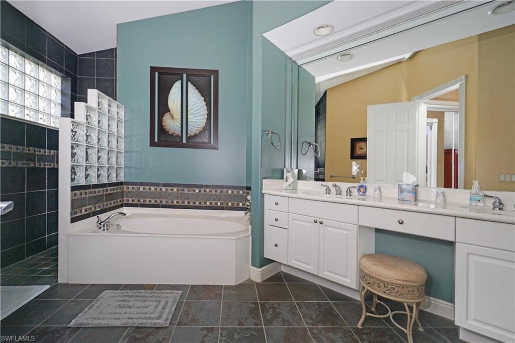 5065 Kensington High ST, NAPLES FL 34105-8