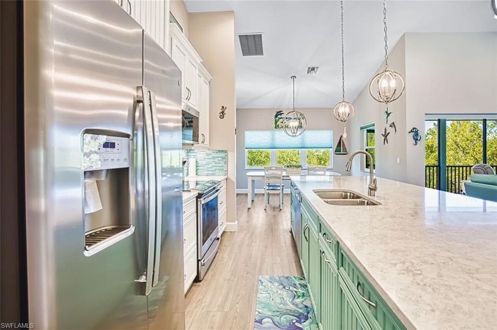 595 Piedmont RD, SANIBEL FL 33957-12