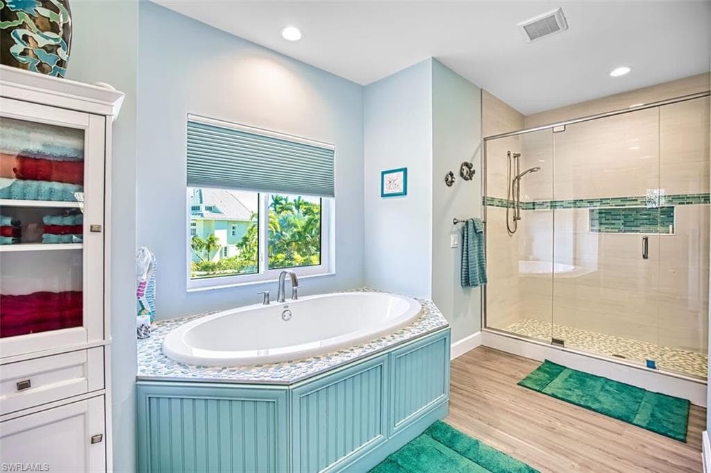 595 Piedmont RD, SANIBEL FL 33957-21