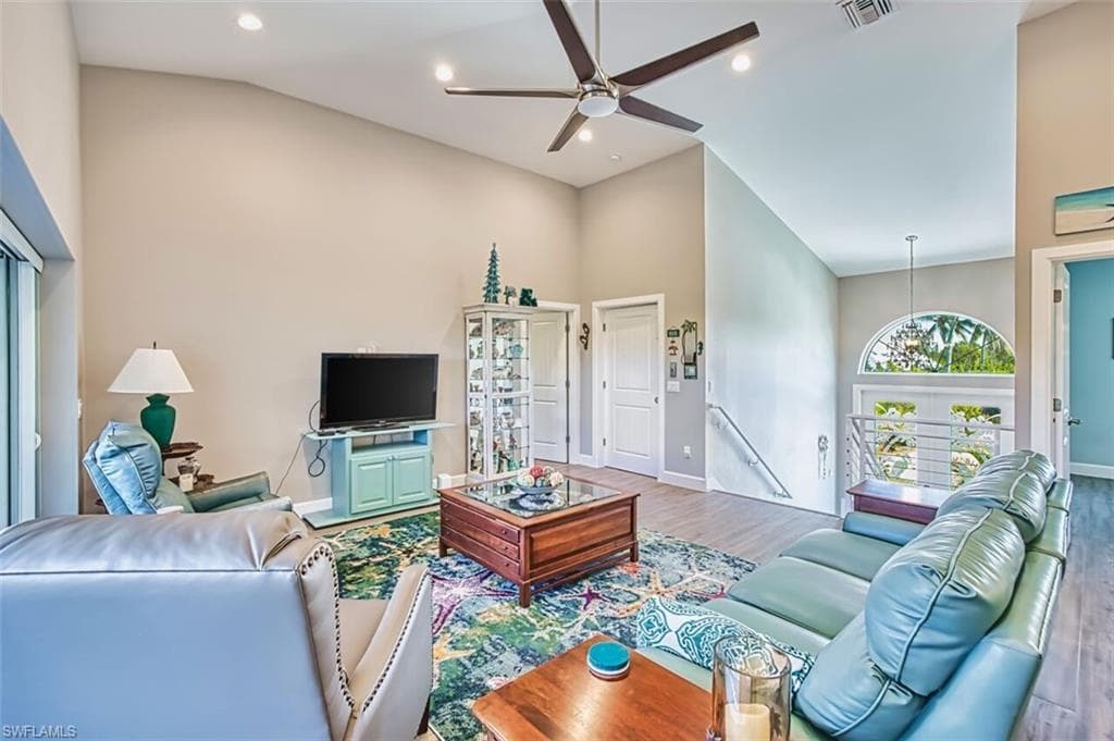 595 Piedmont RD, SANIBEL FL 33957-8