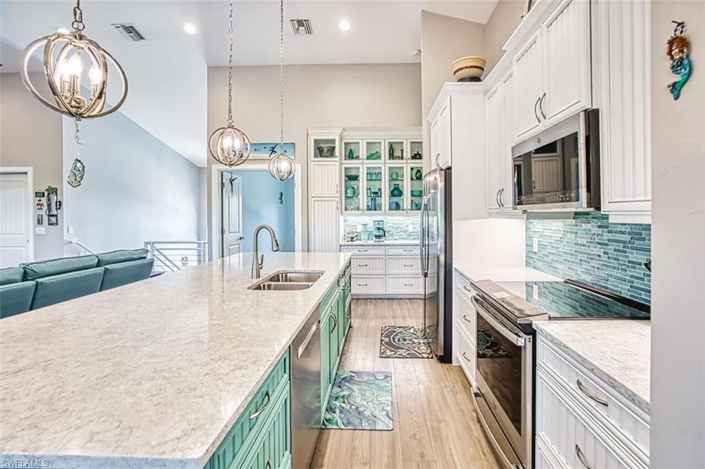 595 Piedmont RD, SANIBEL FL 33957-13