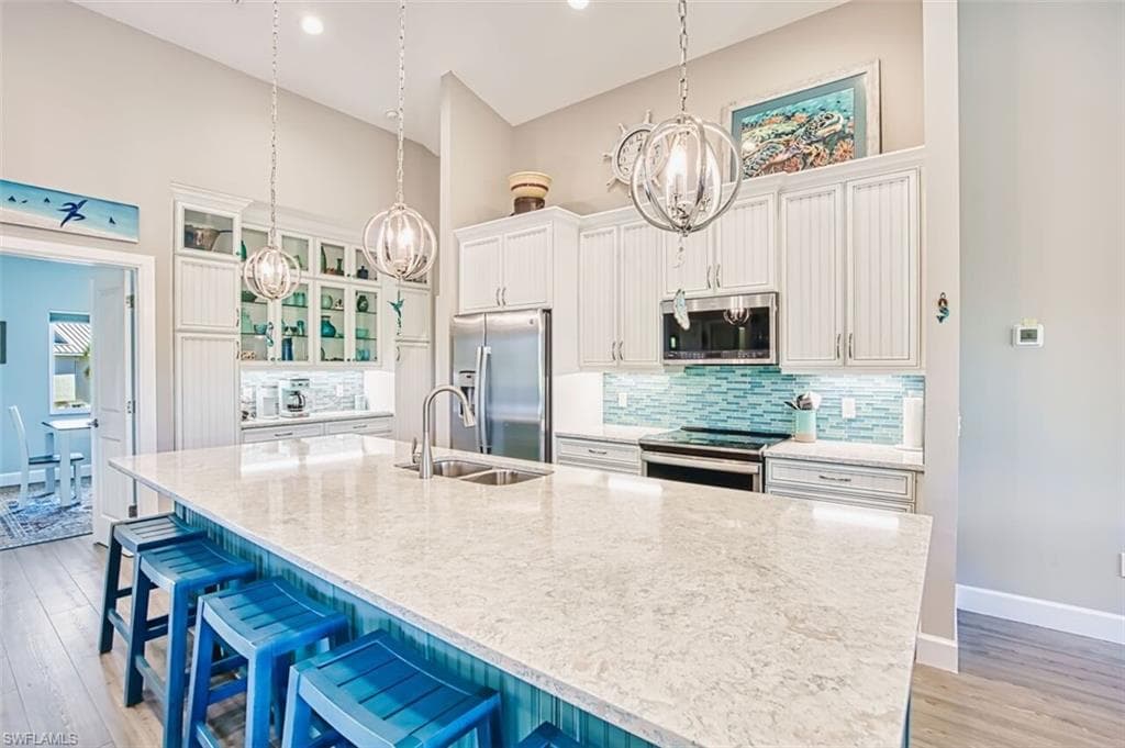 595 Piedmont RD, SANIBEL FL 33957-10