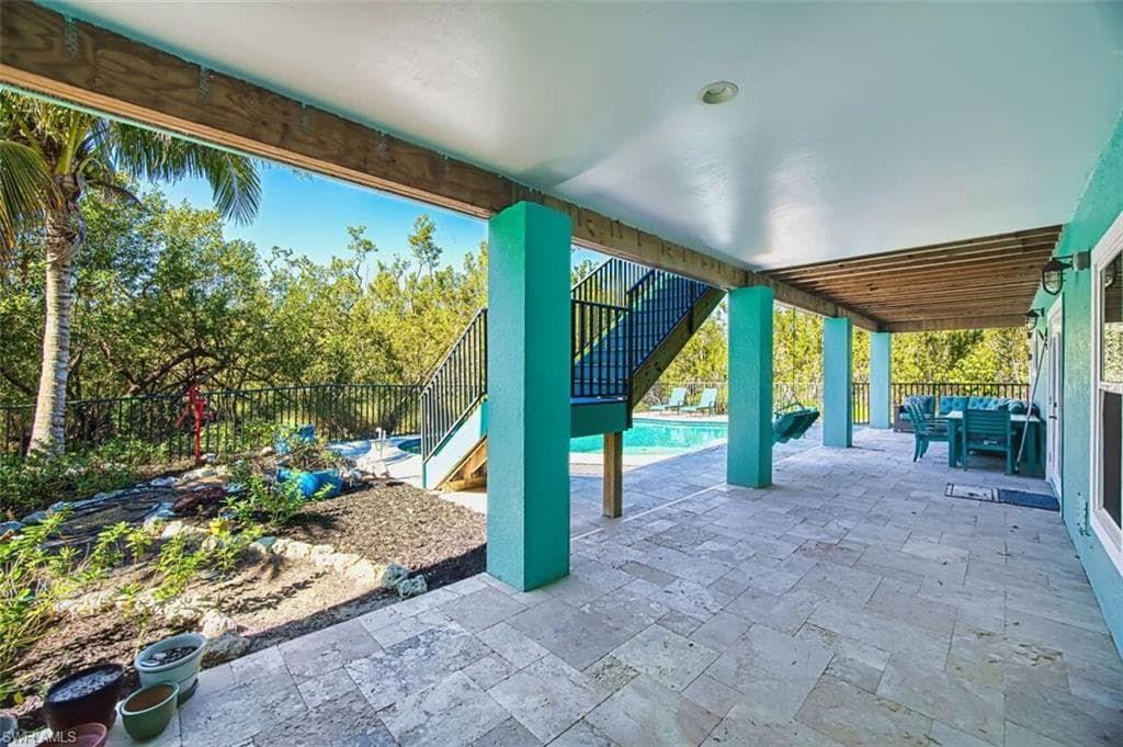 595 Piedmont RD, SANIBEL FL 33957-38