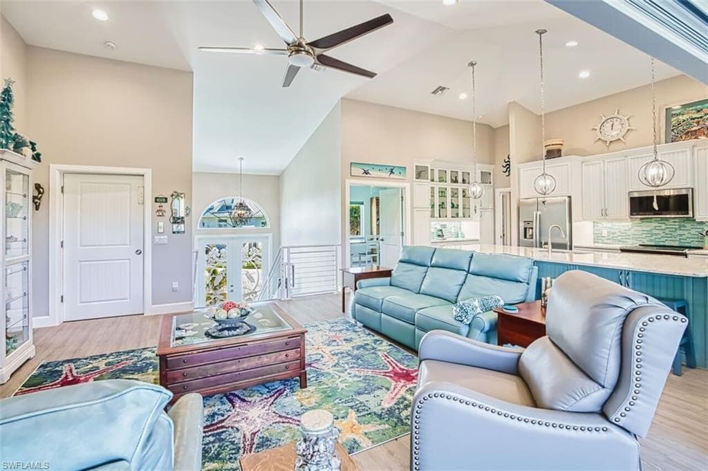 595 Piedmont RD, SANIBEL FL 33957-7
