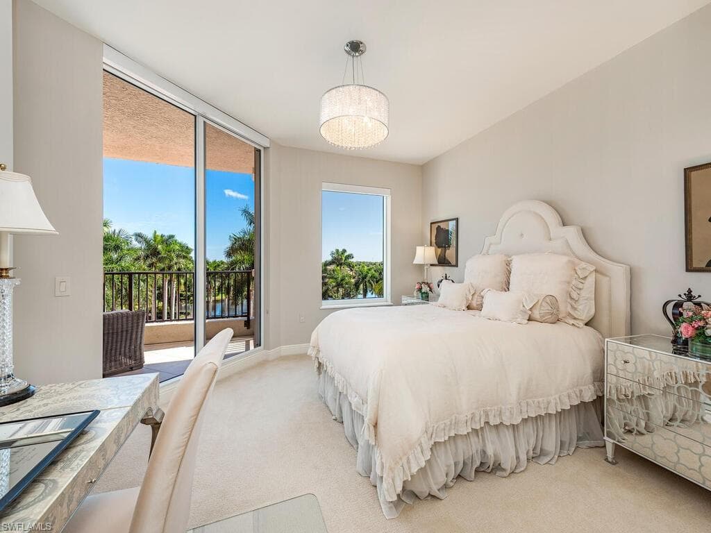 23850 Via Italia CIR 403-15