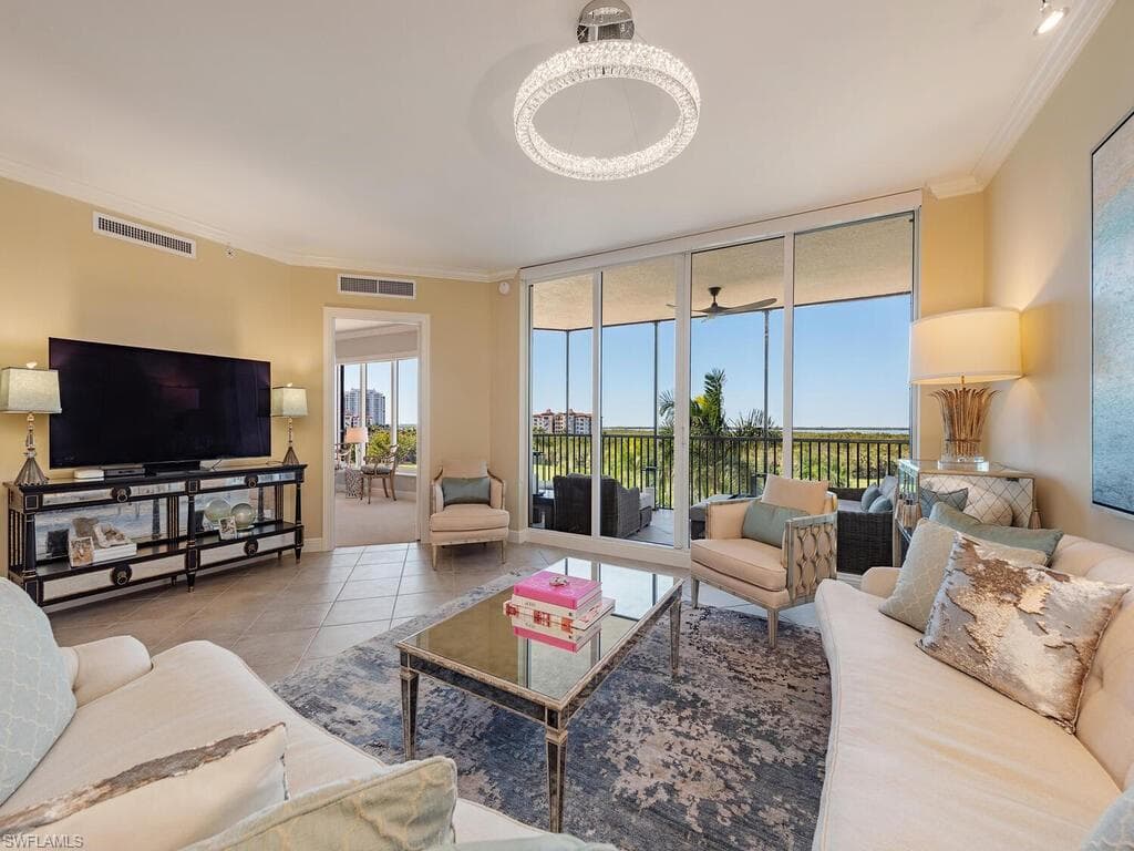 23850 Via Italia CIR 403-3