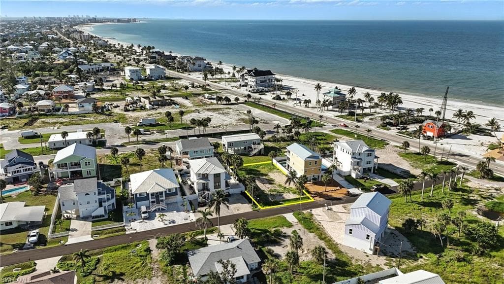 130 Mid Island DR, FORT MYERS BEACH FL 33931-3