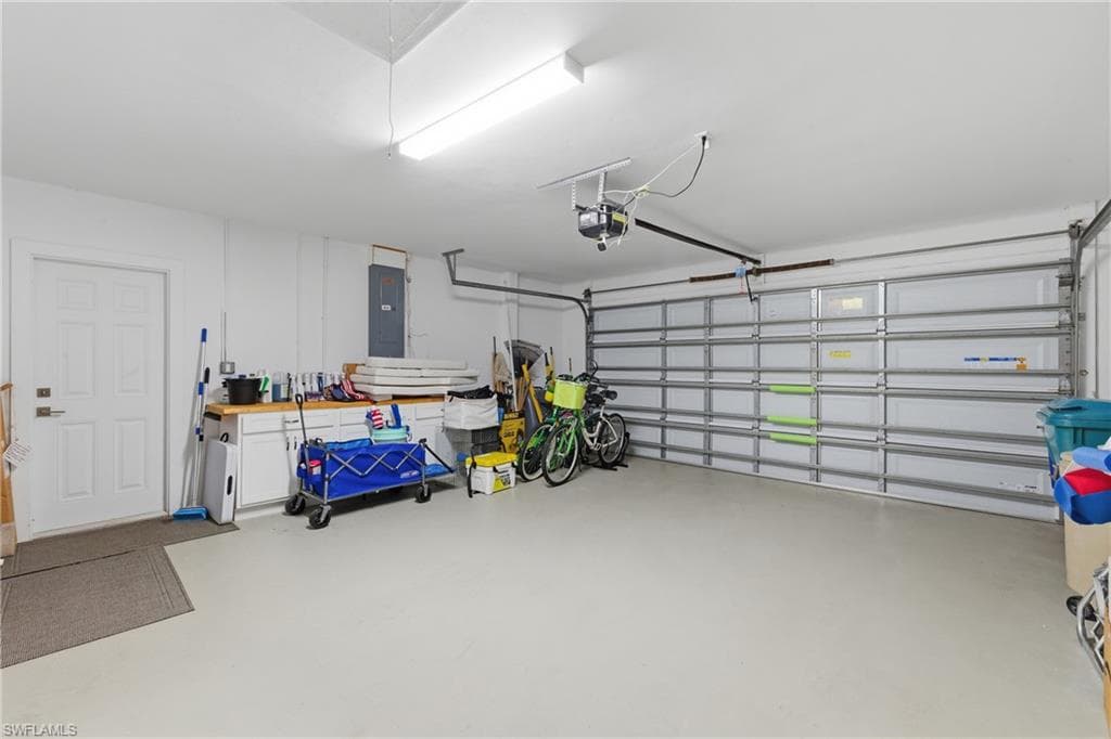 6807 Azalea LN, FORT MYERS FL 33919-45