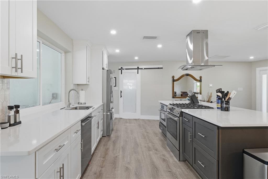 6807 Azalea LN, FORT MYERS FL 33919-11