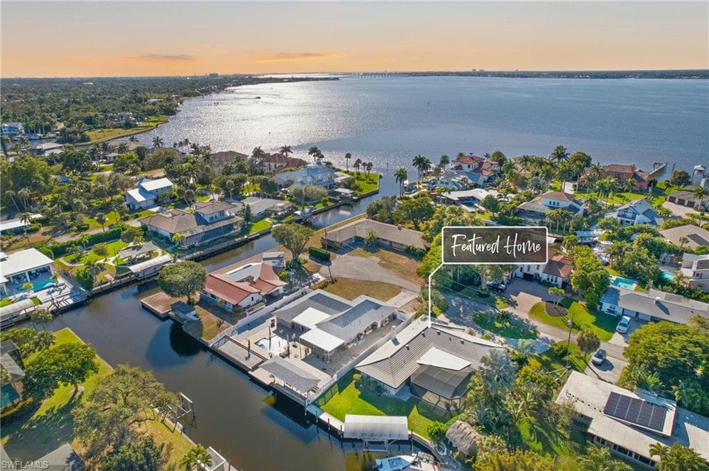 6807 Azalea LN, FORT MYERS FL 33919-2
