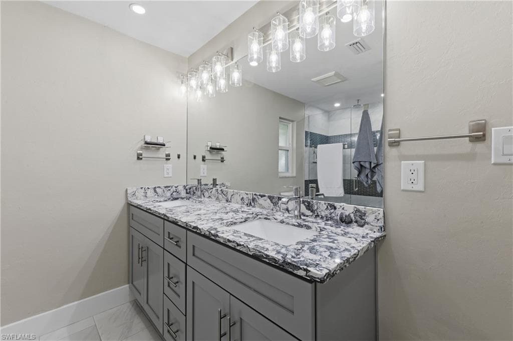 6807 Azalea LN, FORT MYERS FL 33919-31
