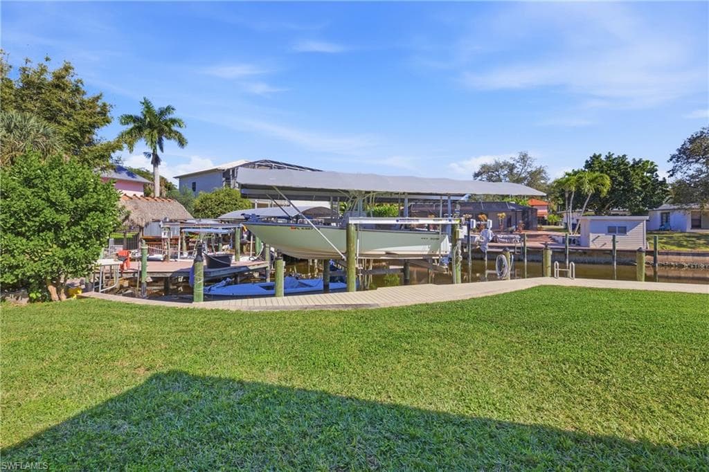 6807 Azalea LN, FORT MYERS FL 33919-4