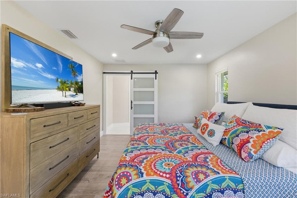 6807 Azalea LN, FORT MYERS FL 33919-29