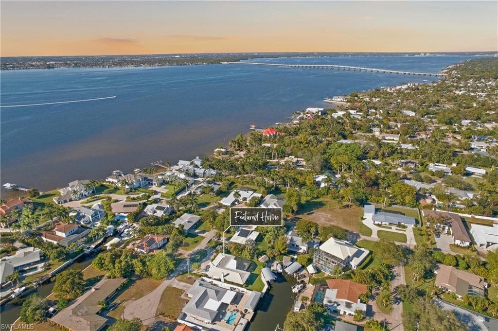 6807 Azalea LN, FORT MYERS FL 33919-48