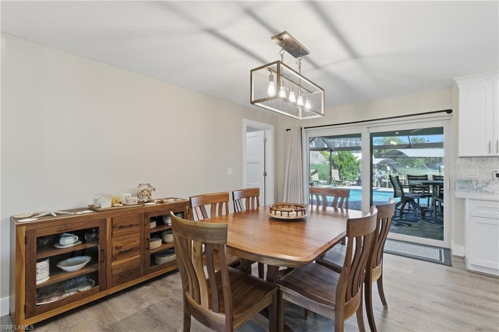 6807 Azalea LN, FORT MYERS FL 33919-17