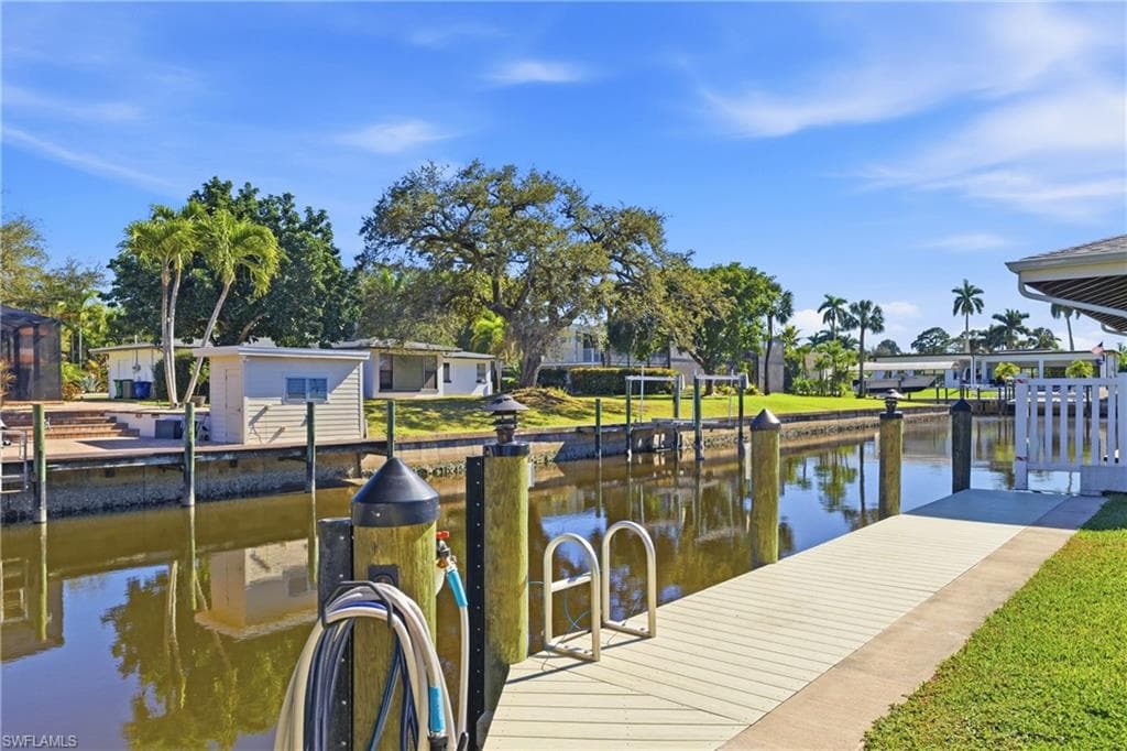 6807 Azalea LN, FORT MYERS FL 33919-39