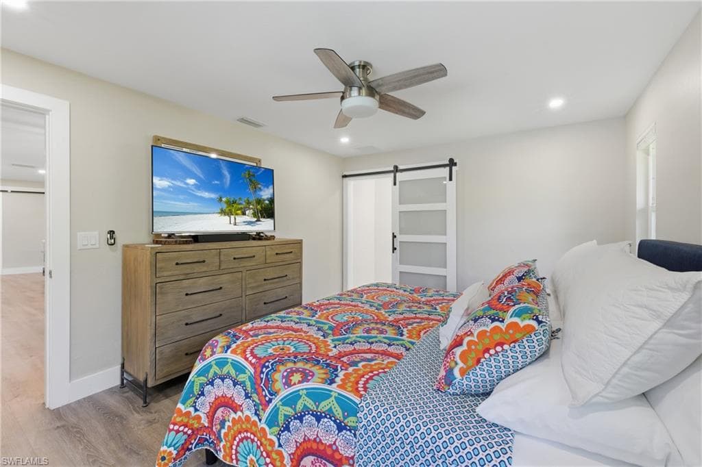 6807 Azalea LN, FORT MYERS FL 33919-28